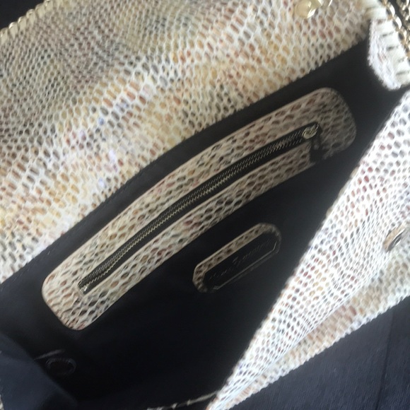 Cross body bag - Picture 3 of 7